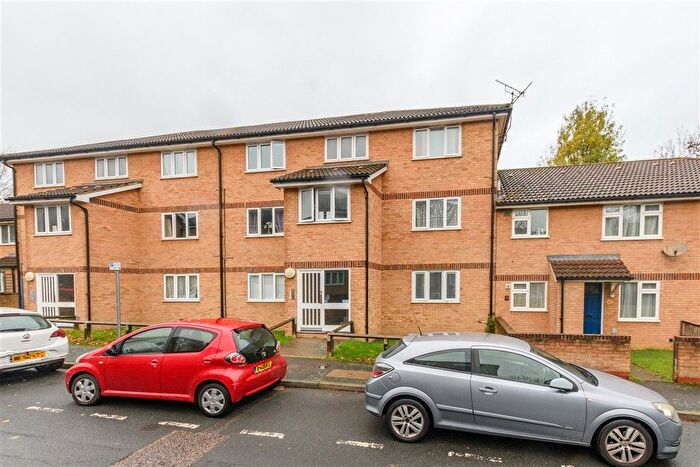 1 Bedroom Flat For Sale In Fort Pitt Street, Chatham, Kent, ME4