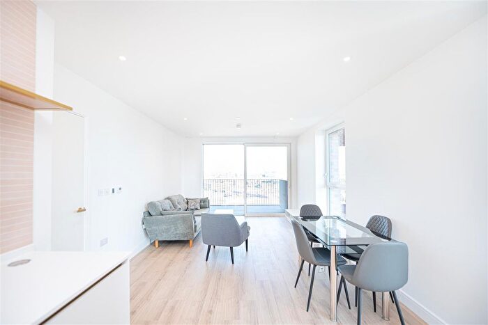 2 Bedroom Flat To Rent In Quay Walk, Wembley, HA0