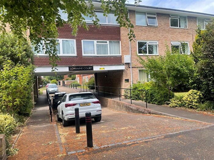 2 Bedroom Flat For Sale In Camborne Road, South Sutton, SM2
