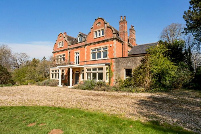 5 Bedroom Detached House For Sale In Bicester Road, Whistlow, Middle Barton, Oxfordshire, OX7