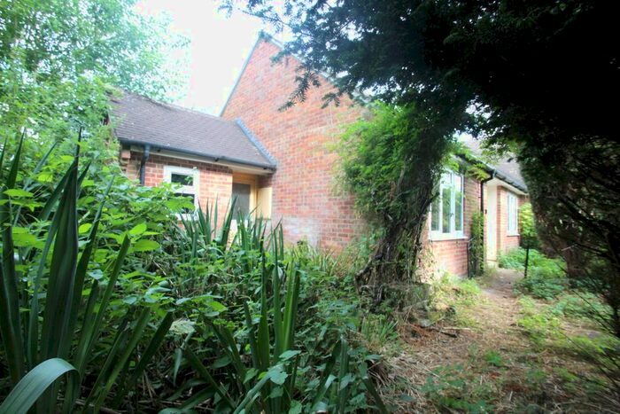 2 Bedroom End Of Terrace House For Sale In Meadow Croft, Chilton Foliat, RG17