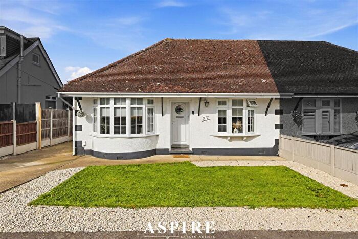 2 Bedroom Semi-Detached Bungalow For Sale In Northern Avenue, South Benfleet, Benfleet, Essex, SS7