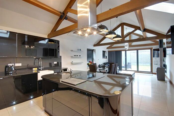 3 Bedroom Detached Bungalow For Sale In West End, South Cave, HU15