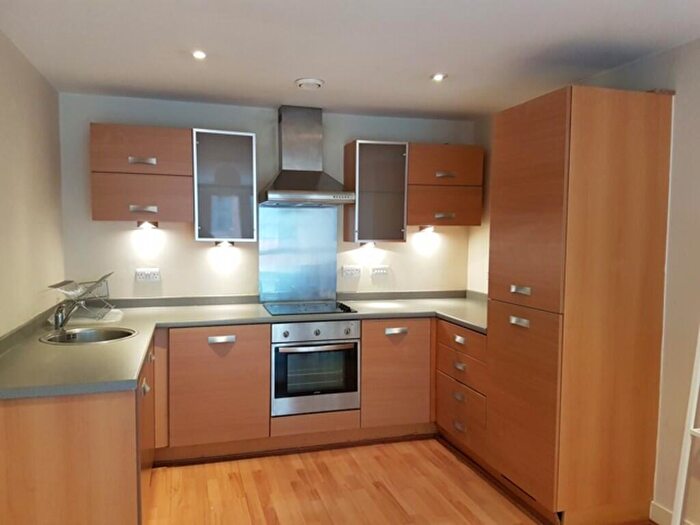 2 Bedroom Apartment To Rent In Quartz Apartments, Birmingham, B18