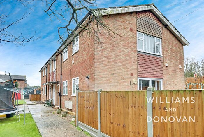 2 Bedroom Flat For Sale In London Road, Benfleet, SS7