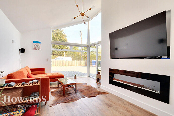 3 Bedroom Detached House For Sale In Cotmer Road, Lowestoft, NR33