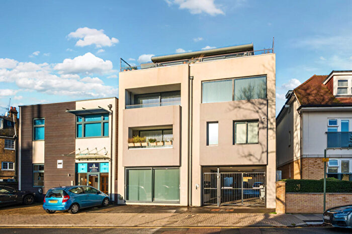 1 Bedroom Flat For Sale In Athenaeum Road, Whetstone, N20