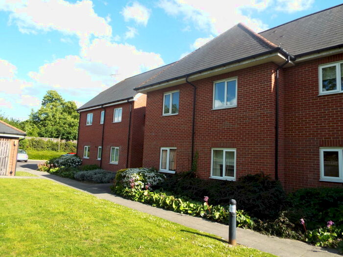 2 Bedroom Flat To Rent In Nevendon, Basildon, SS13