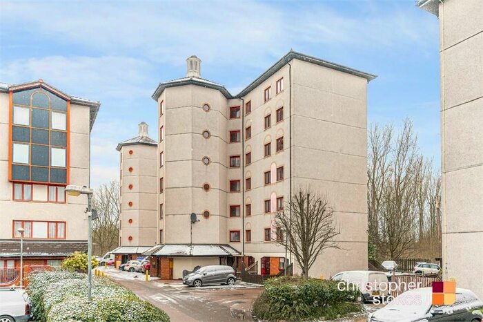 Studio To Rent In Geddington Court, Waltham Cross, EN8