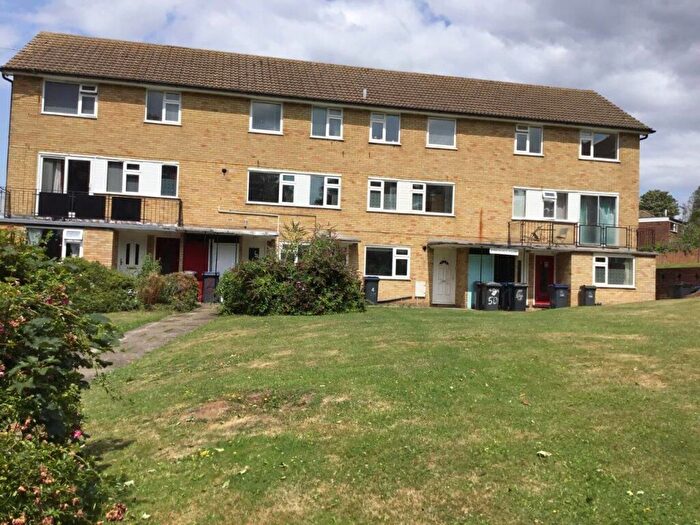 3 Bedroom Flat To Rent In Dymchurch House, Canterbury - Ref, CT1
