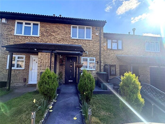 2 Bedroom Terraced House For Sale In Wren Close, St Pauls Cray, Kent, BR5