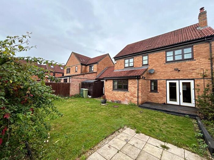 4 Bedroom Detached House To Rent In Gainsborough Close, Grange Farm, MK8