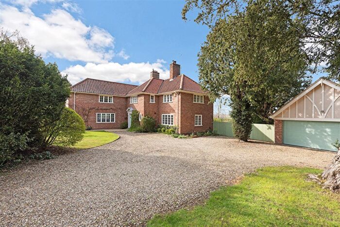 4 Bedroom Detached House For Sale In Hardwick Lane, Bury St. Edmunds, IP33