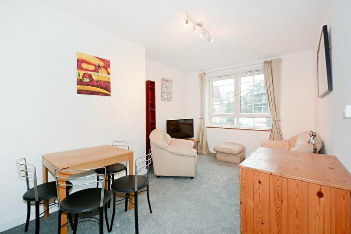 2 Bedroom Apartment To Rent In Swan Road, SE16