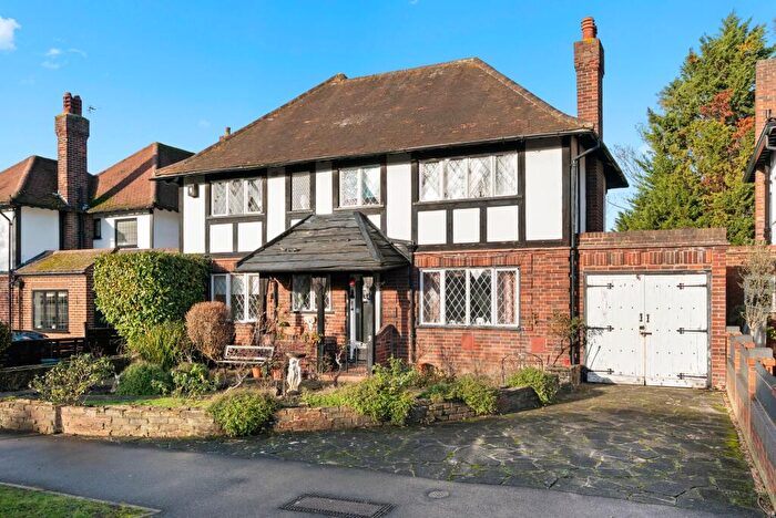 4 Bedroom Detached House For Sale In Hinchley Drive, Esher, KT10