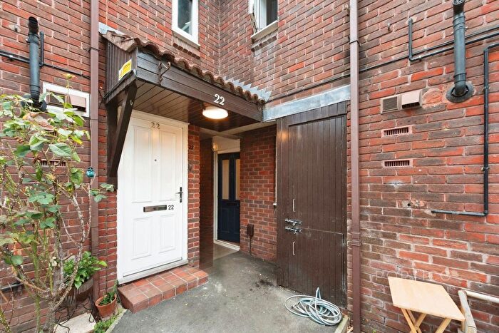 1 Bedroom Flat To Rent In Briscoe Close, Acacia Road, London, E11