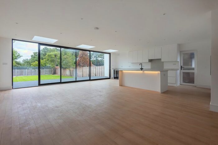 5 Bedroom Detached House To Rent In Brabourne Rise, Park Langley, Beckenham, BR3