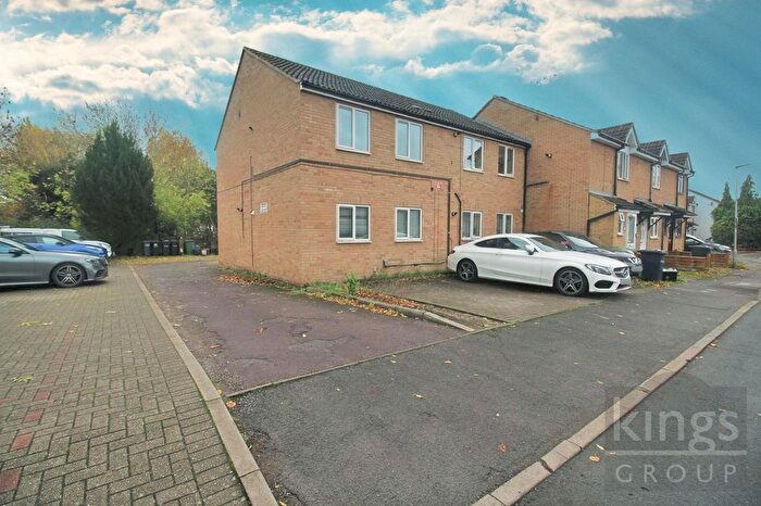 1 Bedroom Flat For Sale In Beeston Drive, Cheshunt, Waltham Cross, EN8