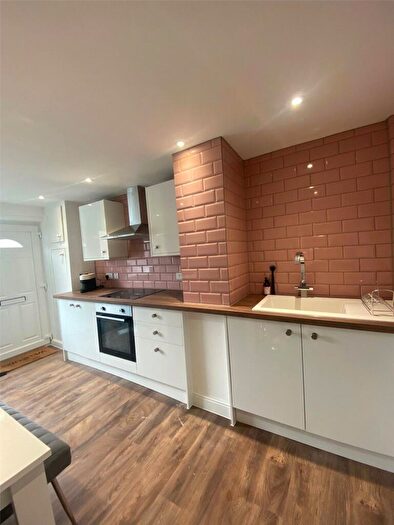 2 Bedroom Flat To Rent In Brynland Avenue, Bristol, BS7