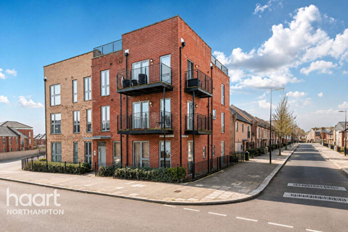 1 Bedroom Apartment For Sale In Knot Tiers Drive, Northampton, NN5