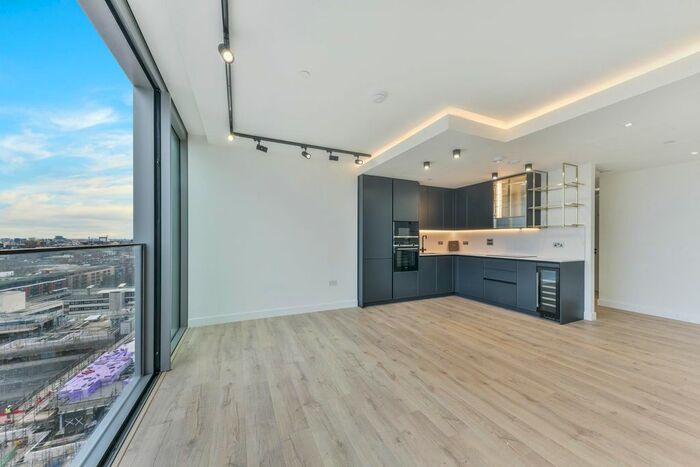 2 Bedroom Flat To Rent In Valencia Tower, City Road, EC1V
