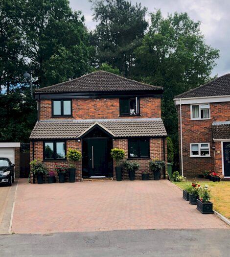 Property To Rent In Staplehurst, Bracknell, RG12