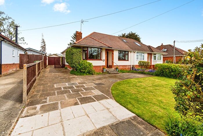 2 Bedroom Bungalow For Sale In Woodlands Road, Woodlands, Southampton, Hampshire, SO40