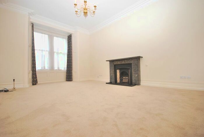 2 Bedroom Flat To Rent In Knatchbull Road, London, SE5