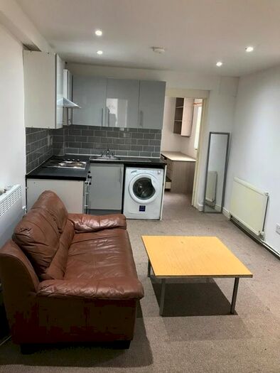 2 Bedroom Flat To Rent In Hyde Park Road, Leeds LS6