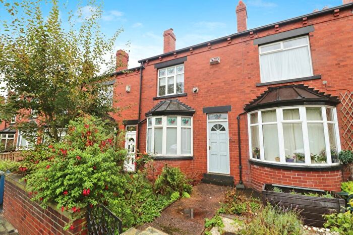 2 Bedroom House To Rent In Parkfield Row, Leeds, West Yorkshire, LS11
