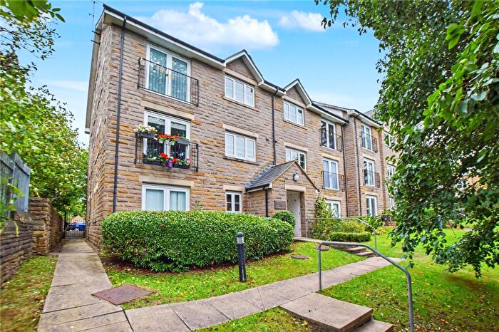 2 Bedroom Apartment For Sale In Flat, Richardshaw Lane, Pudsey, West Yorkshire, LS28