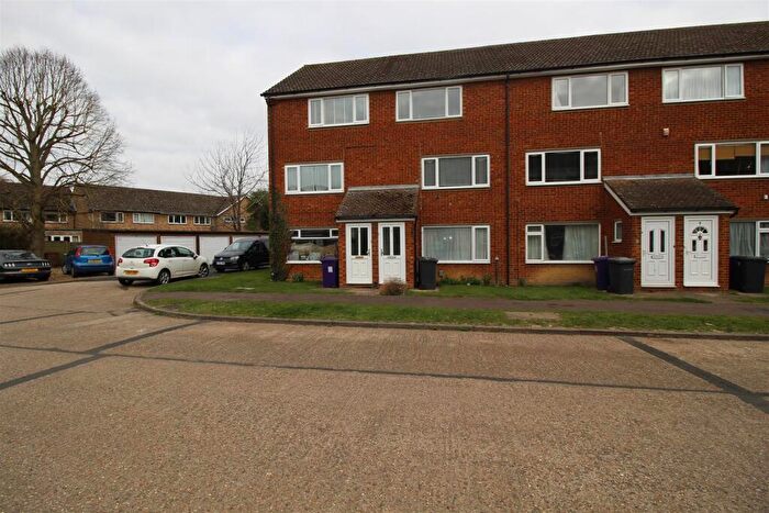 2 Bedroom Flat To Rent In Icknield Close, Ickleford, Hitchin, SG5
