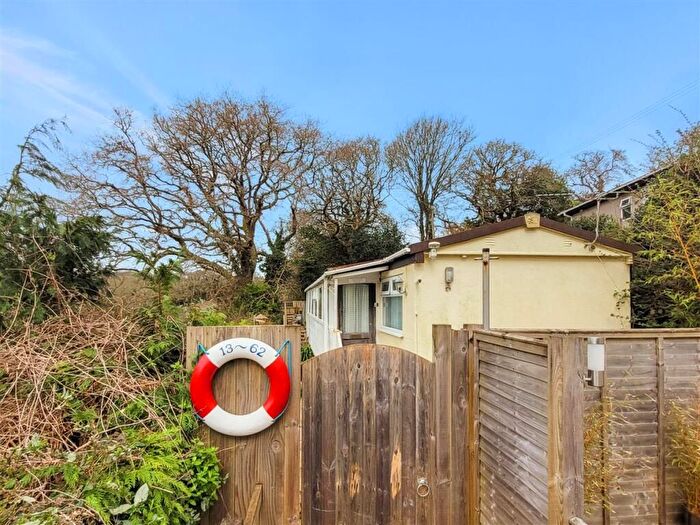 2 Bedroom Mobile/park Home For Sale In Maen Valley, Goldenbank, Falmouth, TR11