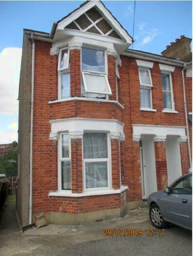 6 Bedroom Semi-Detached House To Rent In Robert Road, HP13