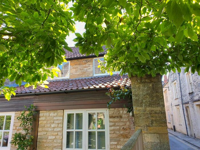 1 Bedroom Detached House To Rent In Coxwell Street, Cirencester, GL7