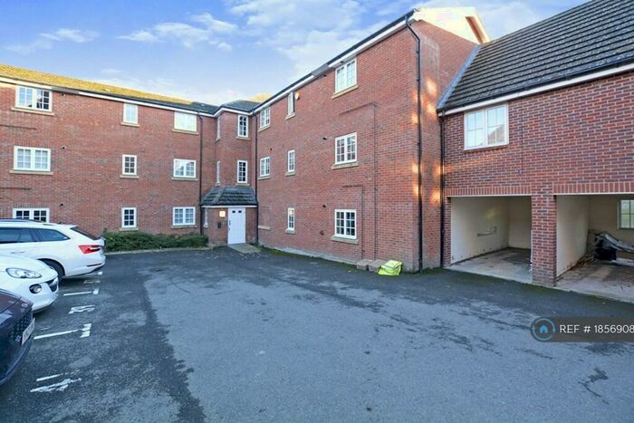 2 Bedroom Flat To Rent In Hardwick Hall Way, Daventry, NN11