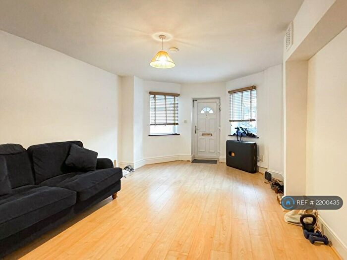 1 Bedroom Flat To Rent In Milton Avenue, London, N6