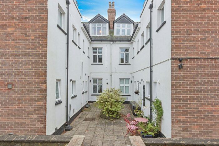 1 Bedroom Flat For Sale In Speldhurst Road, Tunbridge Wells, Kent, TN4