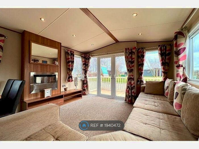 2 Bedroom Mobile/park Home To Rent In Sea-Breeze, Harwich, CO12