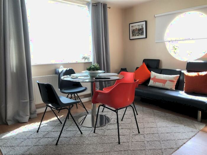 2 Bedroom Apartment To Rent In Royal Quay, Liverpool, L3