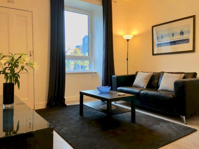1 Bedroom Flat To Rent In Caledonian Crescent, Dalry, Edinburgh, EH11
