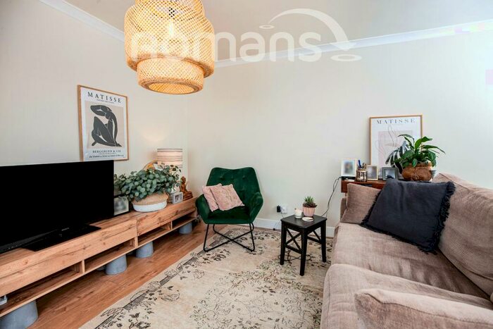 2 Bedroom Apartment To Rent In Pitman Court, BA1