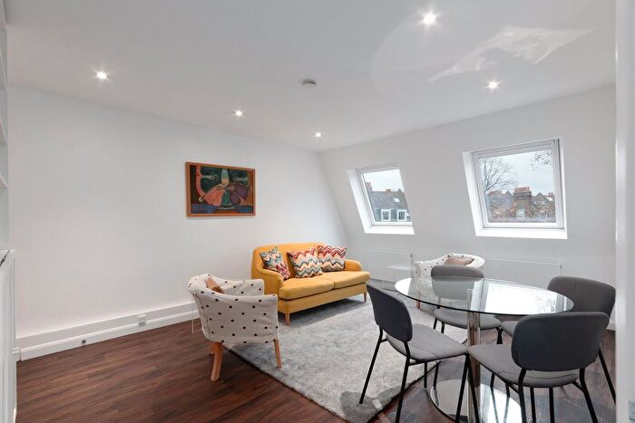 2 Bedroom Flat To Rent In Sinclair Gardens, Brook Green, Hammersmith, W14