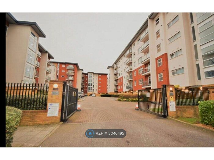 2 Bedroom Flat To Rent In Tamblin Way, Hatfield, AL10