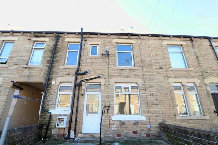 2 Bedroom Terraced House To Rent In Marsland Place, Bradford, BD3