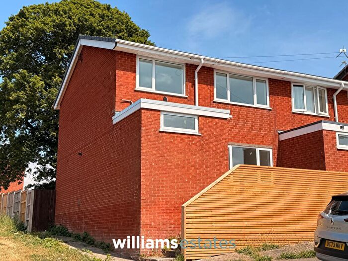 3 Bedroom Property To Rent In Denbigh, LL16
