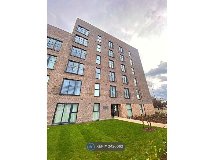 2 Bedroom Flat To Rent In Talbot Road, Stretford, Manchester, M32