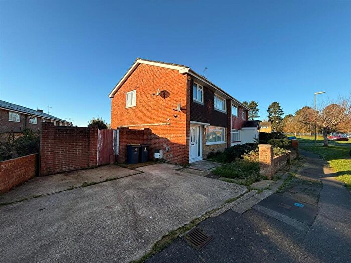 3 Bedroom Semi-Detached House For Sale In Broxhead Road, Havant, PO9