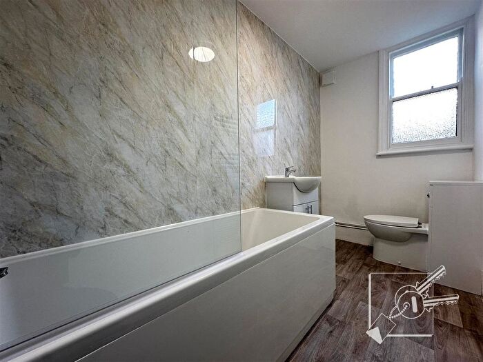 1 Bedroom Flat To Rent In Cobham Street, Gravesend, DA11