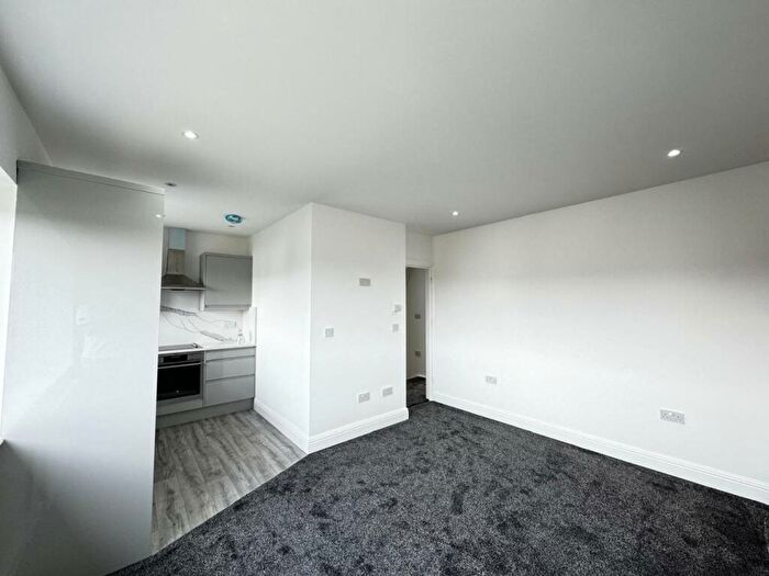 3 Bedroom Flat To Rent In Gascoigne Road, New Addington, CR0